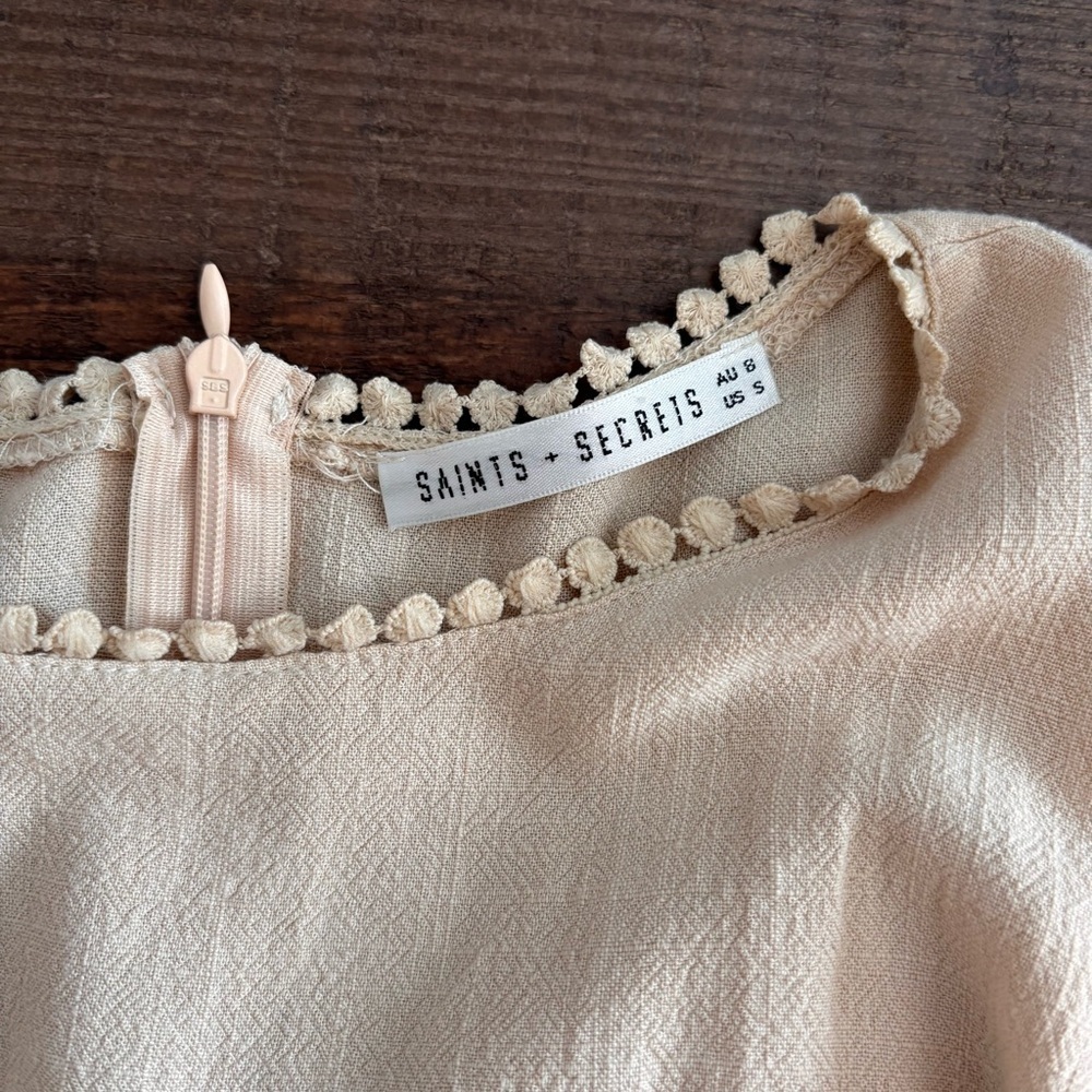 Saints and Secrets Flare Linen Embroidered Flare Cuff Waist Tie Dress Beige Sz S - Picture 2 of 15
